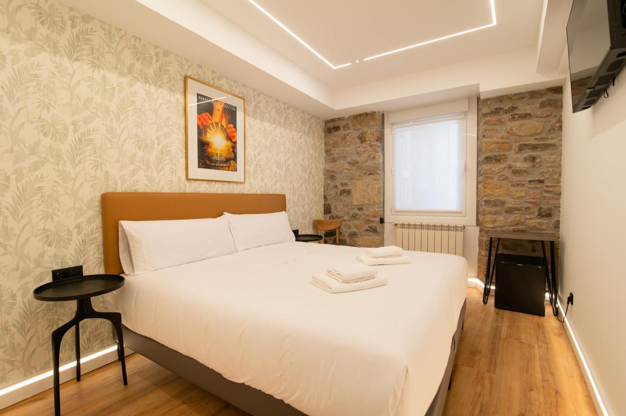 Double Room,1665409872:JPEG