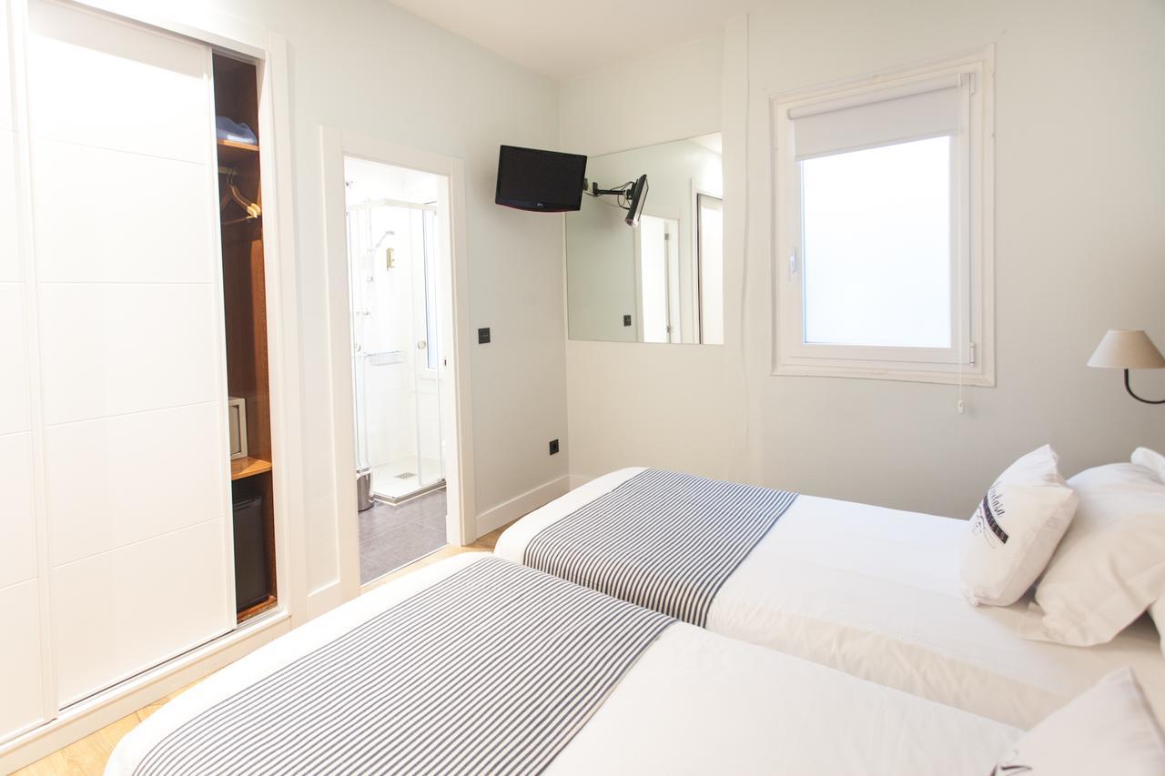 Budget Double or Twin Room,718697116:JPEG
